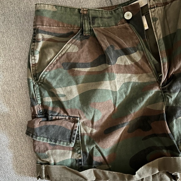 Camo shorts - Picture 3 of 8
